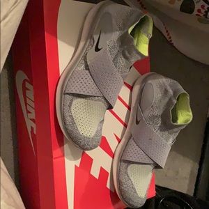 Nike Slide in Grey & neon green shoes